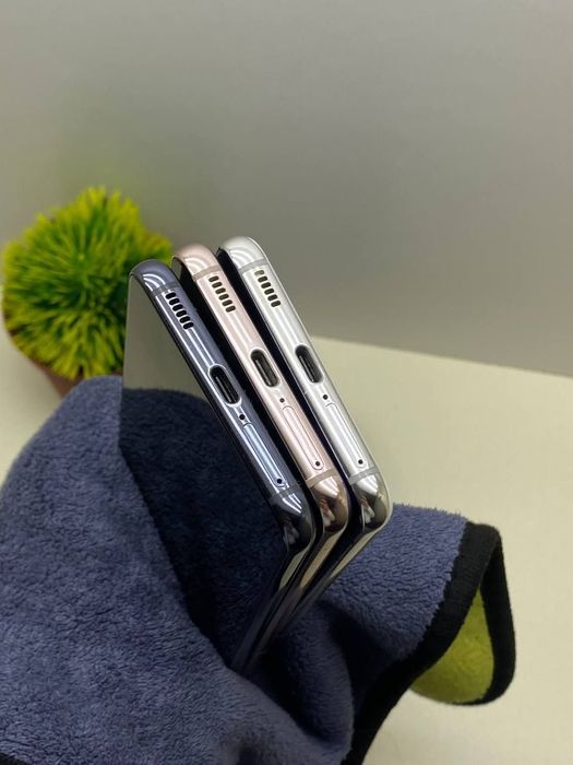 Samsung S21 Plus xotirasi 8/256GB