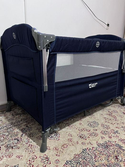 Продам детскую манежку.