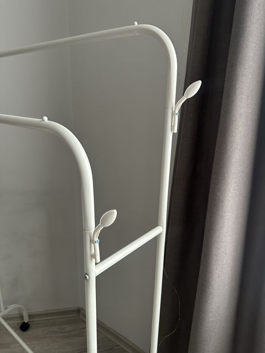 Вешалка реял для ваших вещей