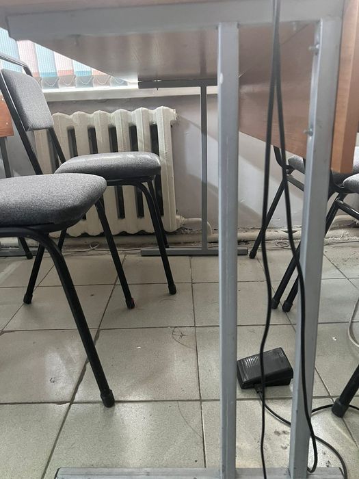 Мягкие,деревянные стульчики и столы