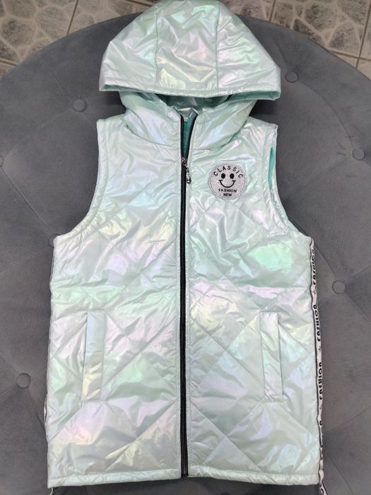 Продам жилетку на девочку