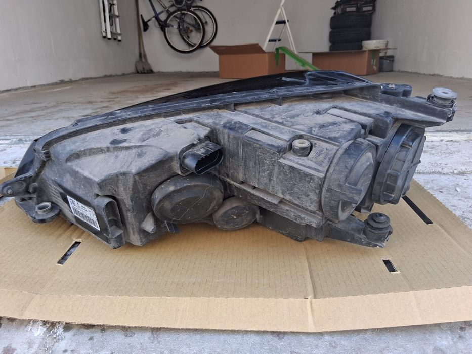 Faruri Golf 7 cu sticla crapata