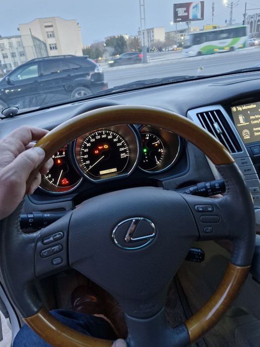 Продам ухоженный премеум  Lexus RX350