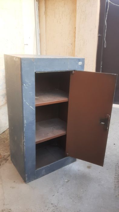 Шкаф металлический