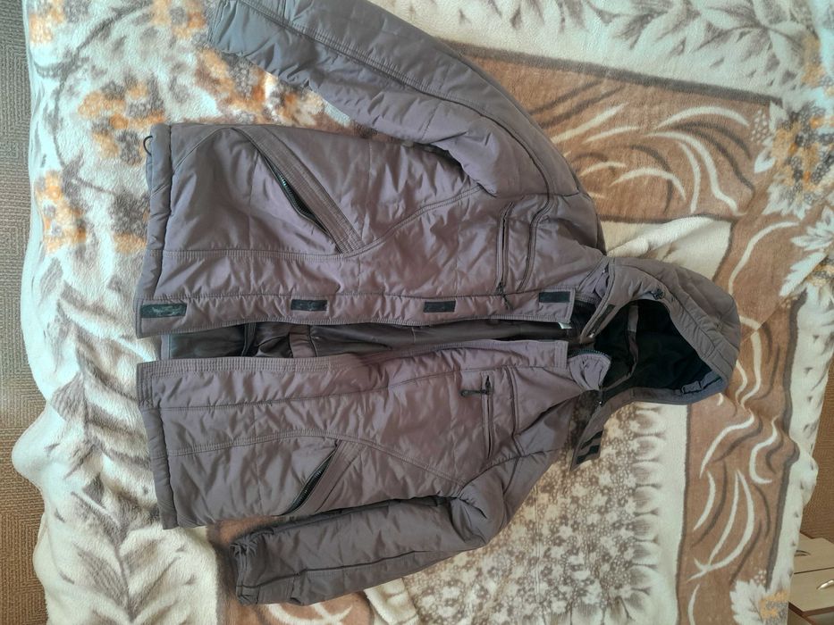 Куртка зимняя с капюшоном