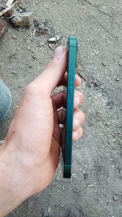Продам iPhone 13 срочно