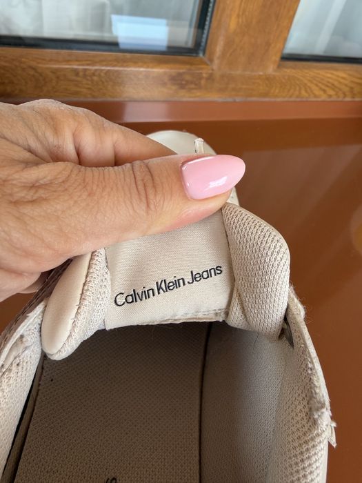 Дамски бежови кецове Calvin Klein