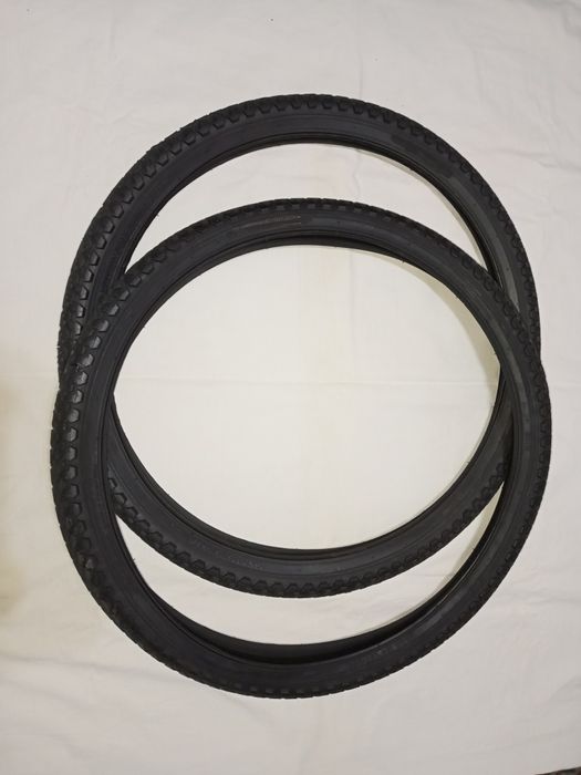 Покрышки для велосипеда шипованые.26 размер.