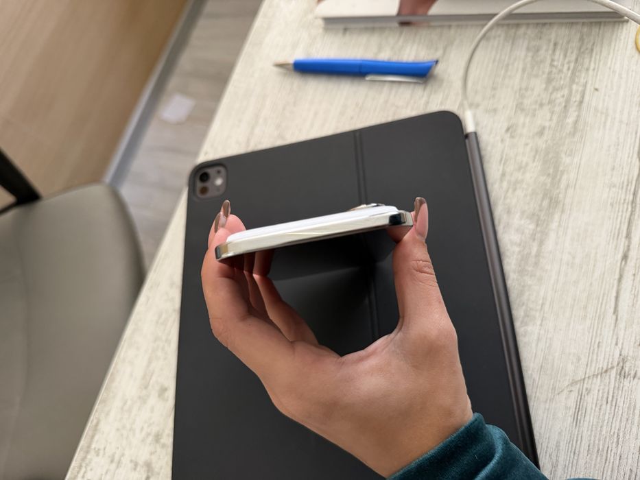 IPHONE AIR с една година гаранция към А1
