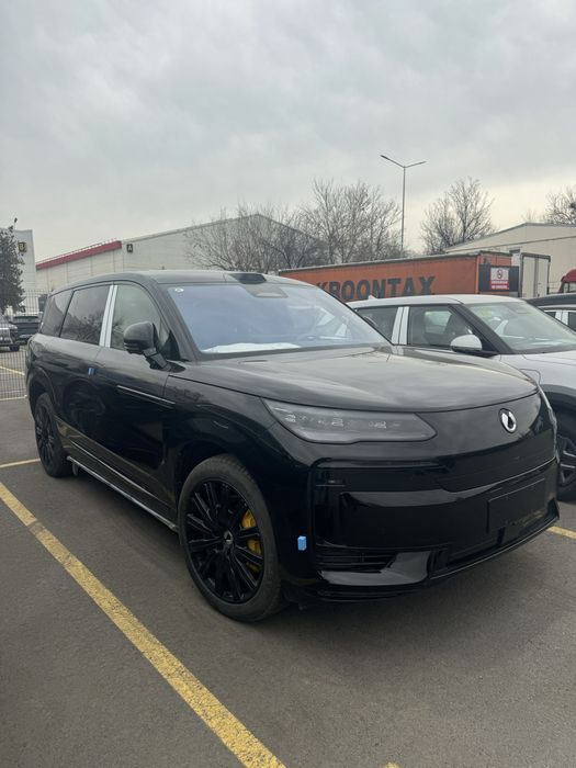 Denza N9 Restyling Black edition