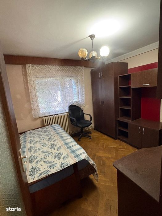 Apartament de vanzare 4 camere 75mp zona Manastur strada Brates