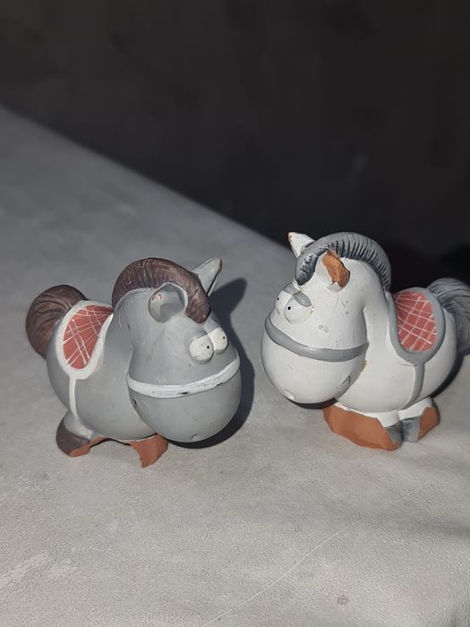 Глиняные лошадки