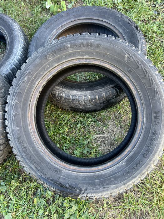 Комплект зимних шин 185/65/15