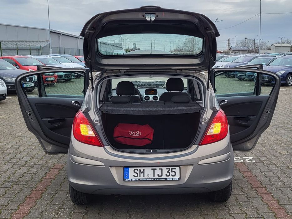 Opel Corsa 1.2 16v 86cp Euro5 5viteze  2013