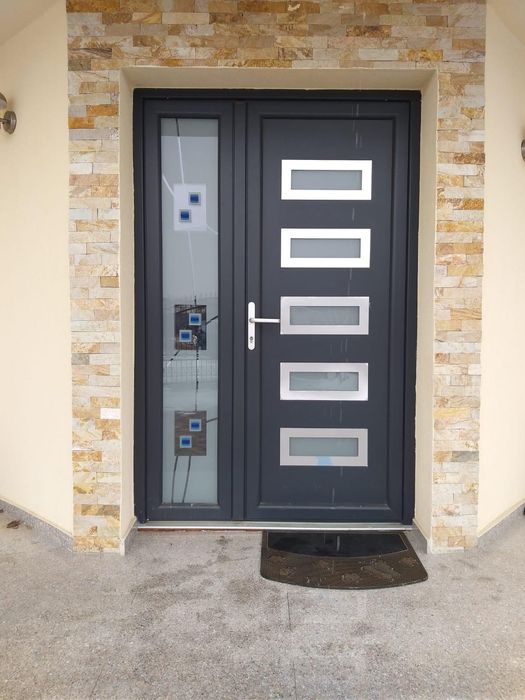 Tâmplărie PVC și aluminiu (orice marca de profil) +jaluzele Elecretice