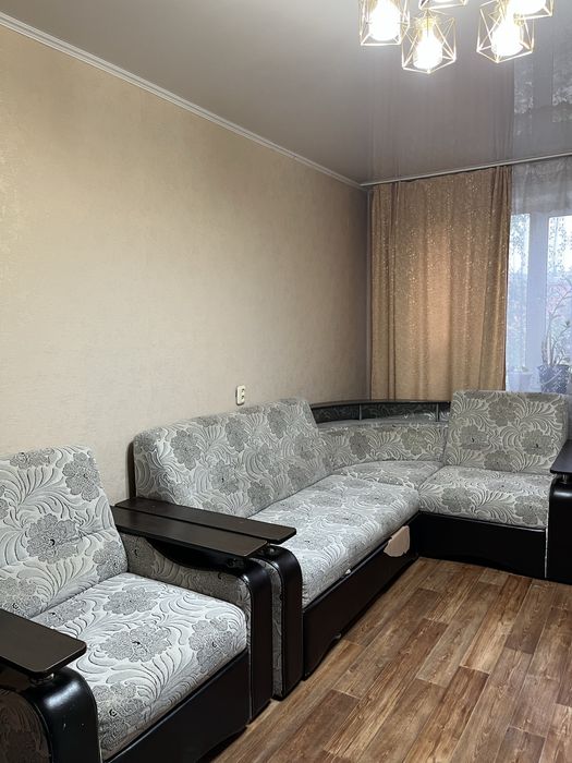 Продается диван и 2 кресла