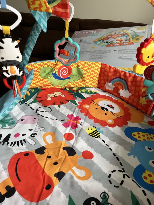 Активна гимнастика за бебе moni multi с топки и възглавничка