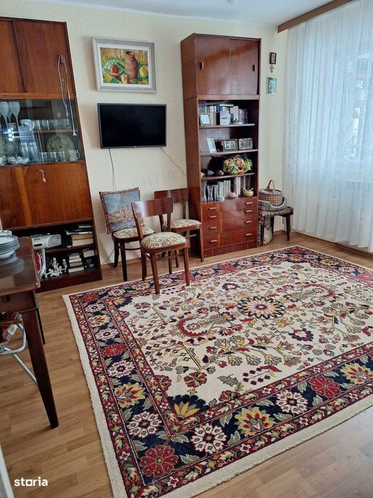 75.000 euro, 3 camere, Centru, etaj 3/4