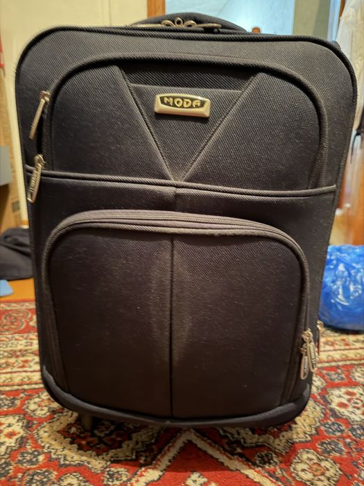 Чемодан в отличном состоянии