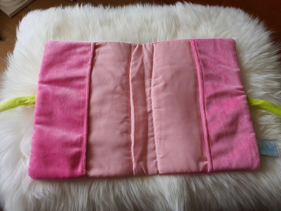 Coperta de carte din plus de la Baby Nat