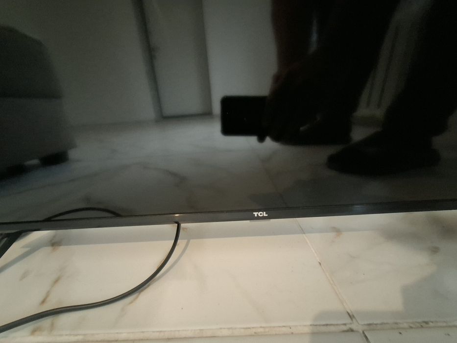 Продам телевизор TCL