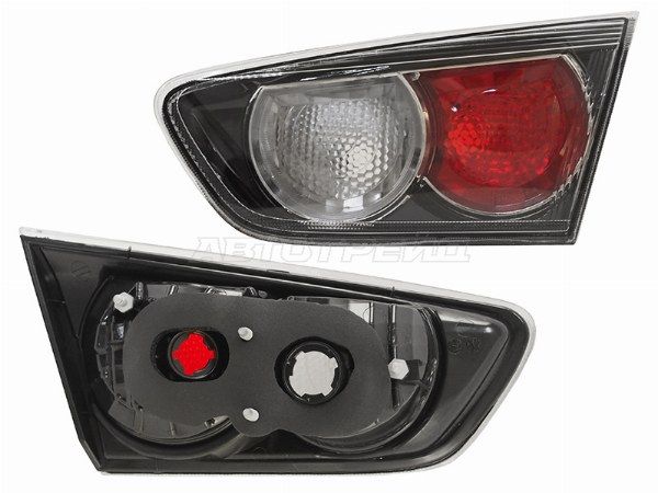 Фонарь в крышку багажника Mitsubishi Lancer