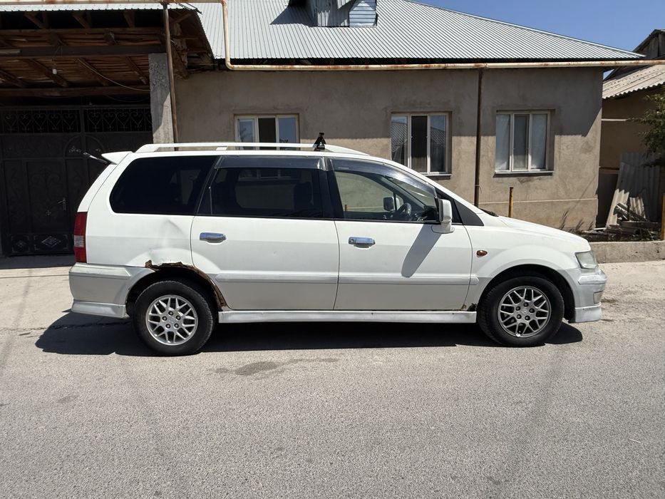 Mitsubiwi Машина1999