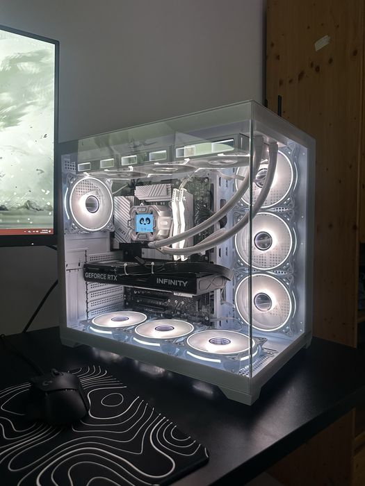 Carcasa PC ProGaming stil acvariu, 7 ventilatoare ARGB incluse