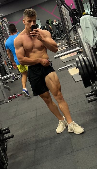 Antrenor personal IronWill Gym Brasov & online