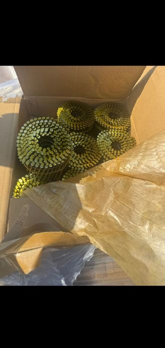 Цената е за 6000бр.Такер пирони различни размери.