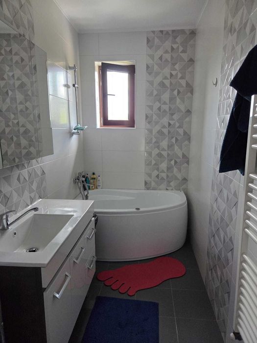 Vand casa individuala