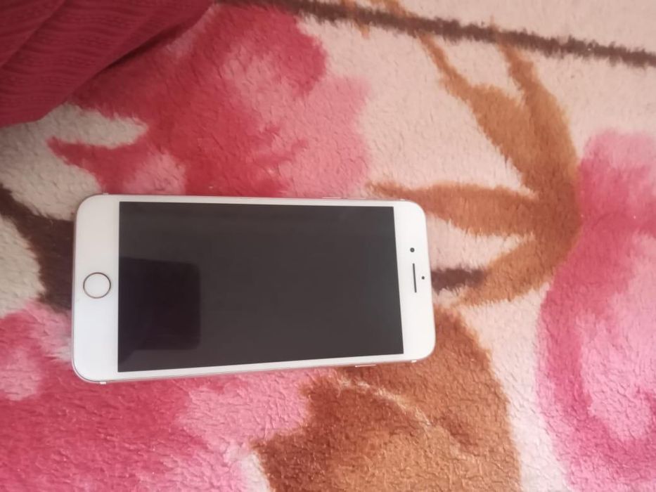 Продам или обменяю айфон 7+