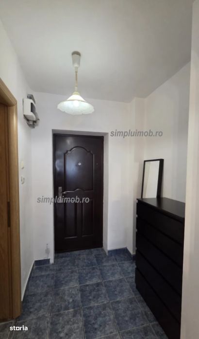 Garsoniera renovata mobilata utilata Ramnicu Sarat