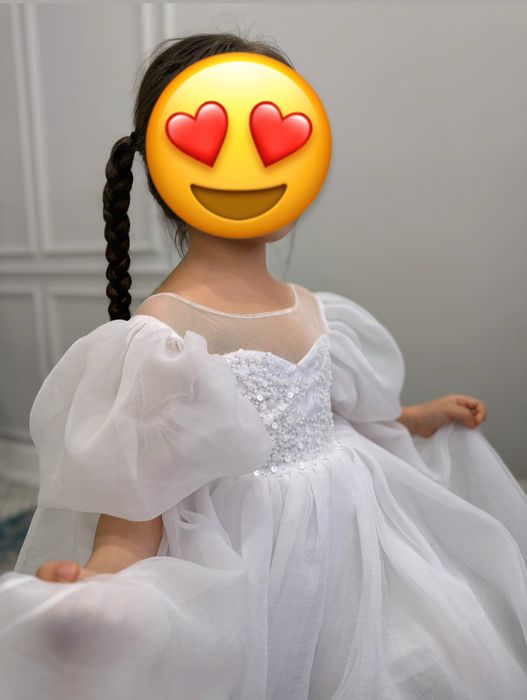 Продам платье нарядное для девочки