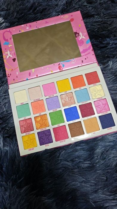 Продам палетки теней