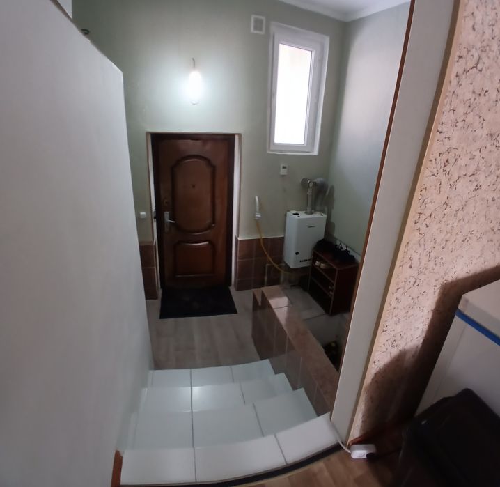 Продам дом + две времянки