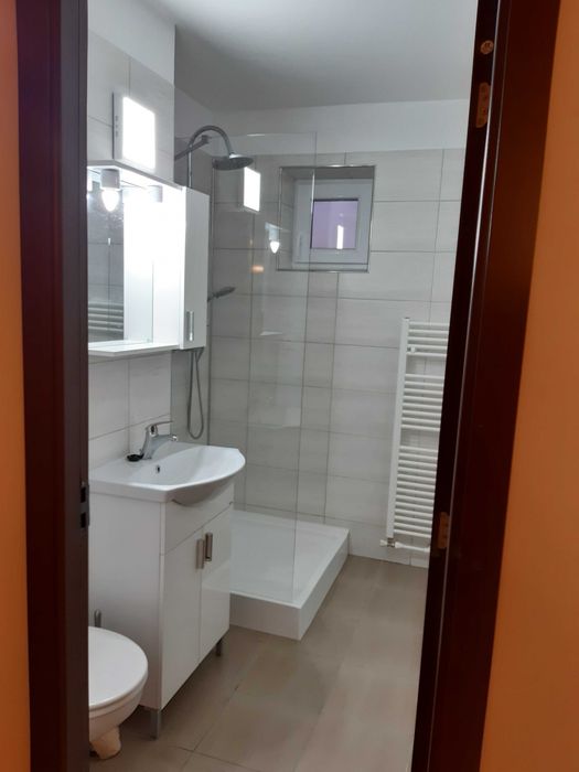 Inchiriez apartament 2 camere