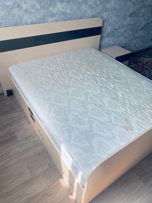 Кровать спальная