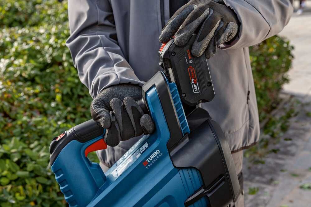 ПРОМОЦИЯ!Акумулаторна въздуходувка GBL 18V-750 Solo Bosch