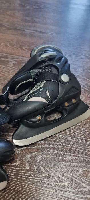 Продам детские коньки