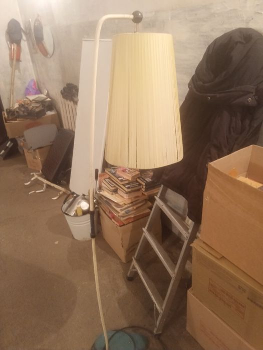 Продам торшер два