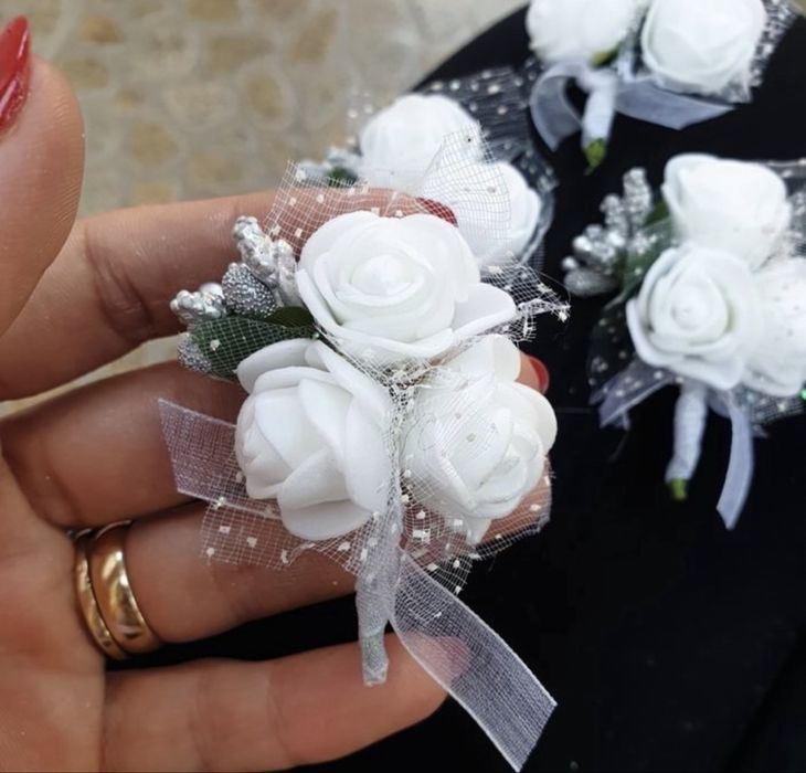 Сватбени бутониери