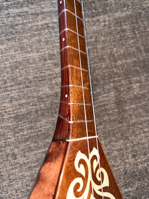 Домбыра профессиональная