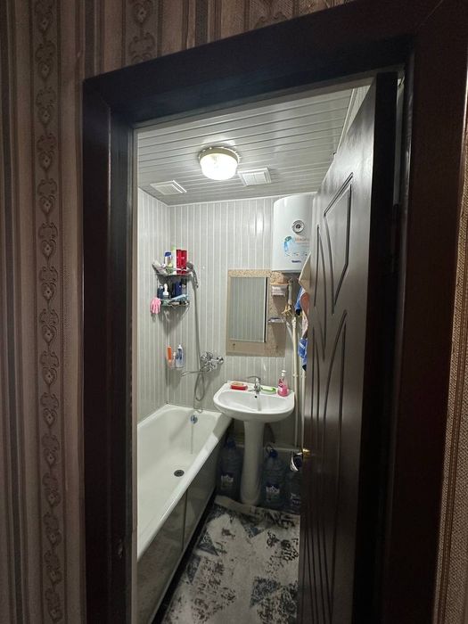 Срочно продаётся 2 комнатная квартира сделано3, рядом все удобства ест