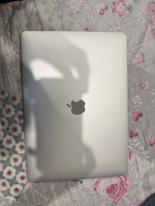 MacBook Air 230000