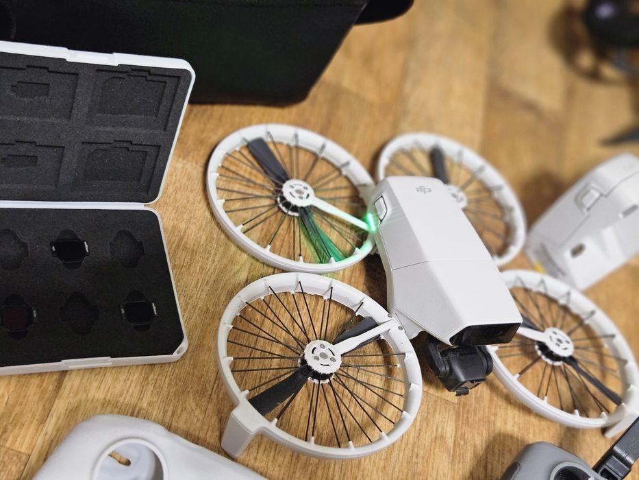DJi Flip combo  дрон  (батарейки 3 штук)