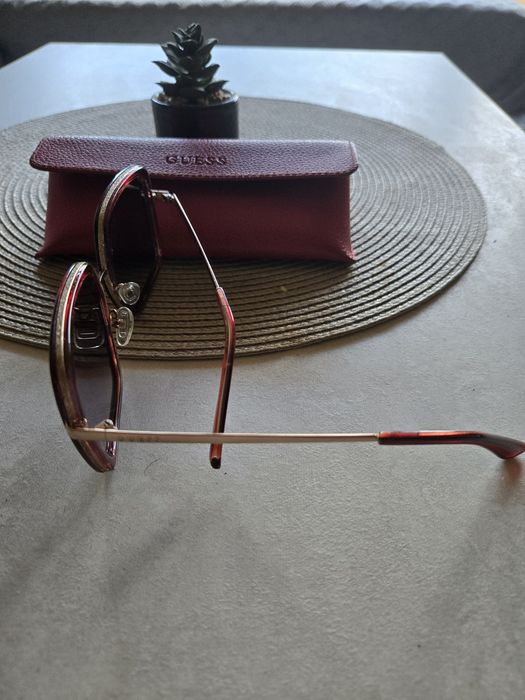 Слънчеви очила Guess