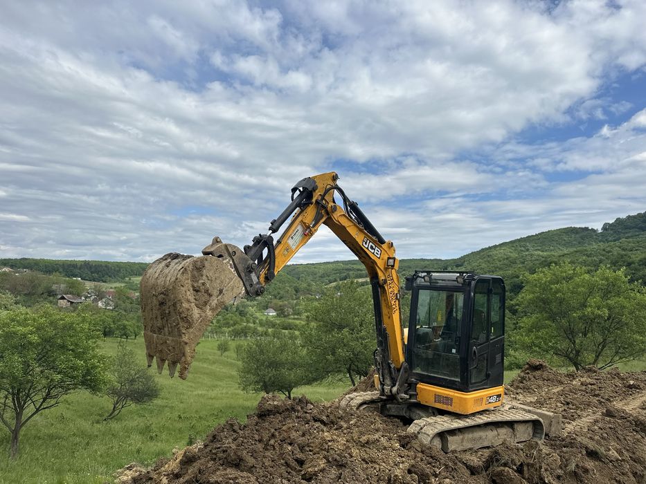Inchiriem utilaje cu operator: excavator, dumper, cilindru etc