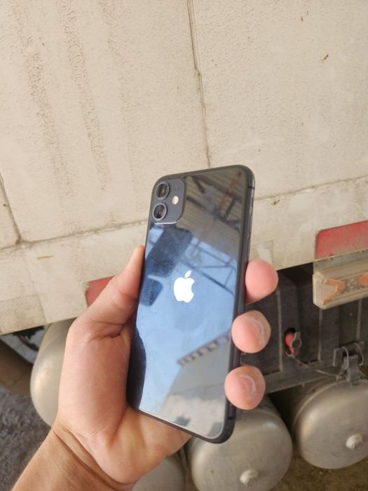 Iphone 11 sotiladi srochno