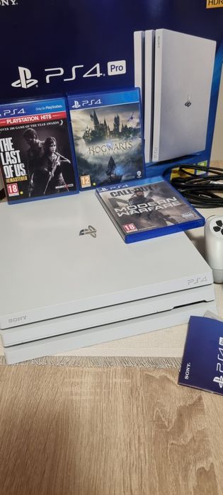Playstation 4 Pro 1TB + 2 джойстика + Станция за зареждане + 3 игри